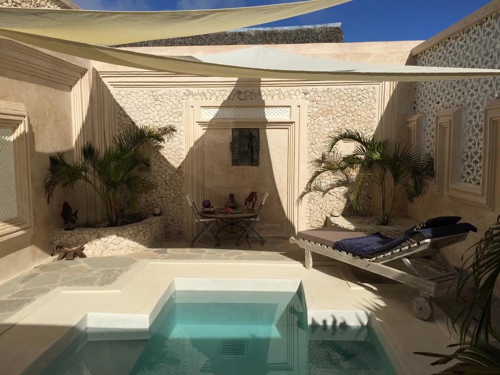 The Villa Luxury Suites Hotel شاطئ دياني المظهر الخارجي الصورة