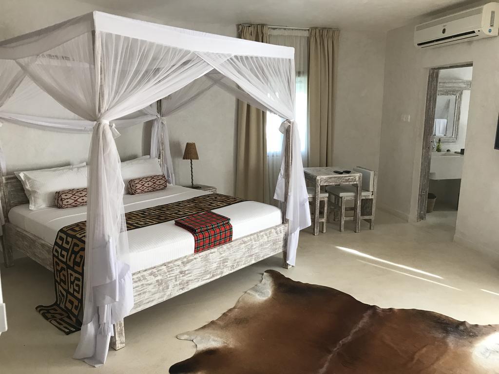 The Villa Luxury Suites Hotel شاطئ دياني المظهر الخارجي الصورة